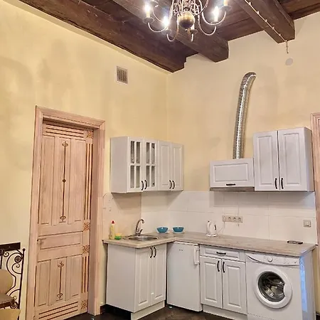 на вул. валова 21/16а *