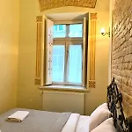 подобово на вулиці валова 21а Λβιβ