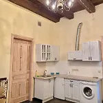 подобово на вулиці валова 21а *