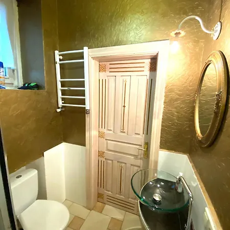 подобово на вулиці валова 21а