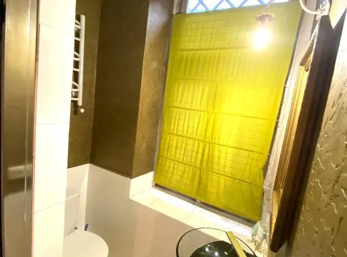 подобово на вулиці валова 21а Lviv