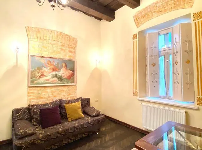 подобово на вулиці валова 21а *