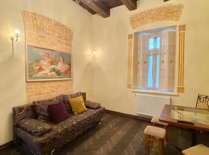 подобово на вулиці валова 21а Lviv