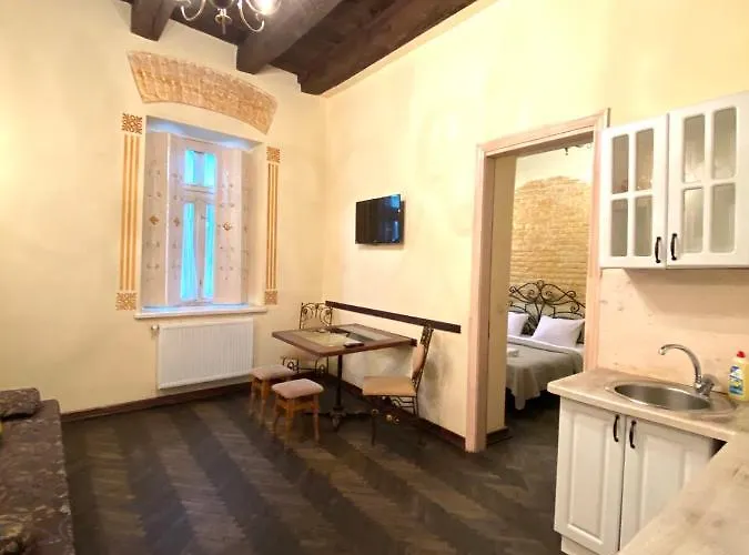 подобово на вулиці валова 21а