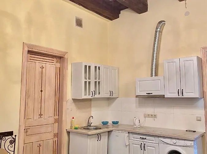 подобово на вулиці валова 21а *