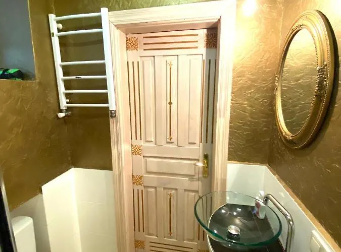 подобово на вулиці валова 21а Apartamento Lviv